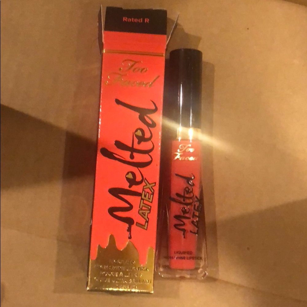 Melted latex lipstick - Rated R